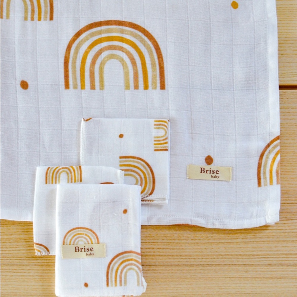 Organic cotton baby swaddle. Item is new. Unused